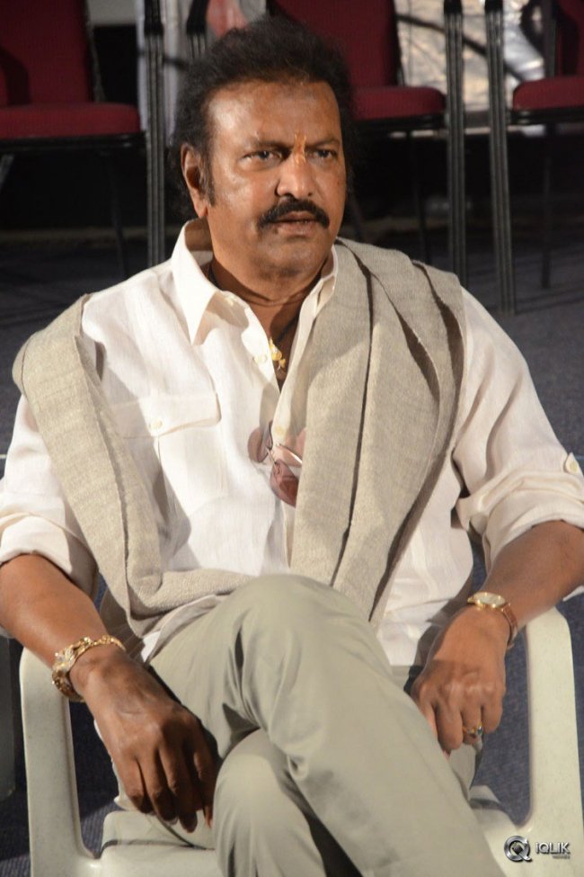 Gayatri-Movie-Pressmeet-Stills